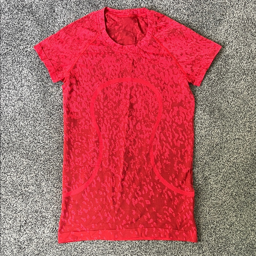 lululemon Vibrant Red Short Sleeve Tee